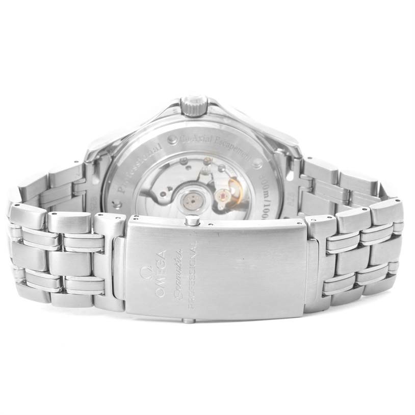 The image shows the back view of an Omega Seamaster 2535.80.00 Men
s Stainless Steel Blue Dial 2535.80.00 Men
s Stainless Steel Blue Dial watch, highlighting its transparent case back and stainless steel bracelet.