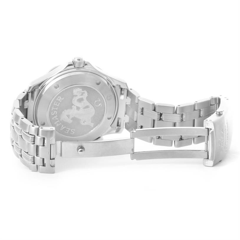 The image shows the back case and open stainless steel bracelet of an Omega Seamaster 2220.80.00 Men
s Stainless Steel Blue Dial 2220.80.00 Men
s Stainless Steel Blue Dial watch, viewed from the rear.