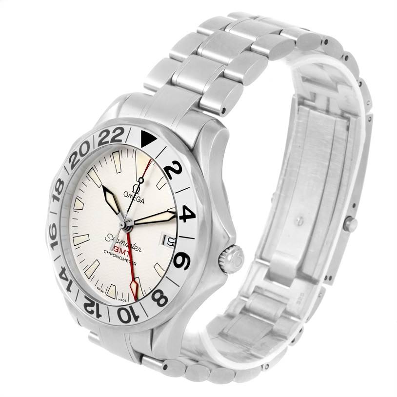 This image shows an angled view of the Omega Seamaster 2538.20.00 Men
s Stainless Steel White Dial 2538.20.00 Men
s Stainless Steel White Dial watch displaying its face, bezel, crown, and stainless steel bracelet.