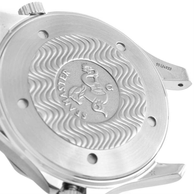 The image shows the case back of an Omega Seamaster 2541.80.00 Men
s Stainless Steel Blue Dial 2541.80.00 Men
s Stainless Steel Blue Dial watch, displaying its engraved logo and serial number.