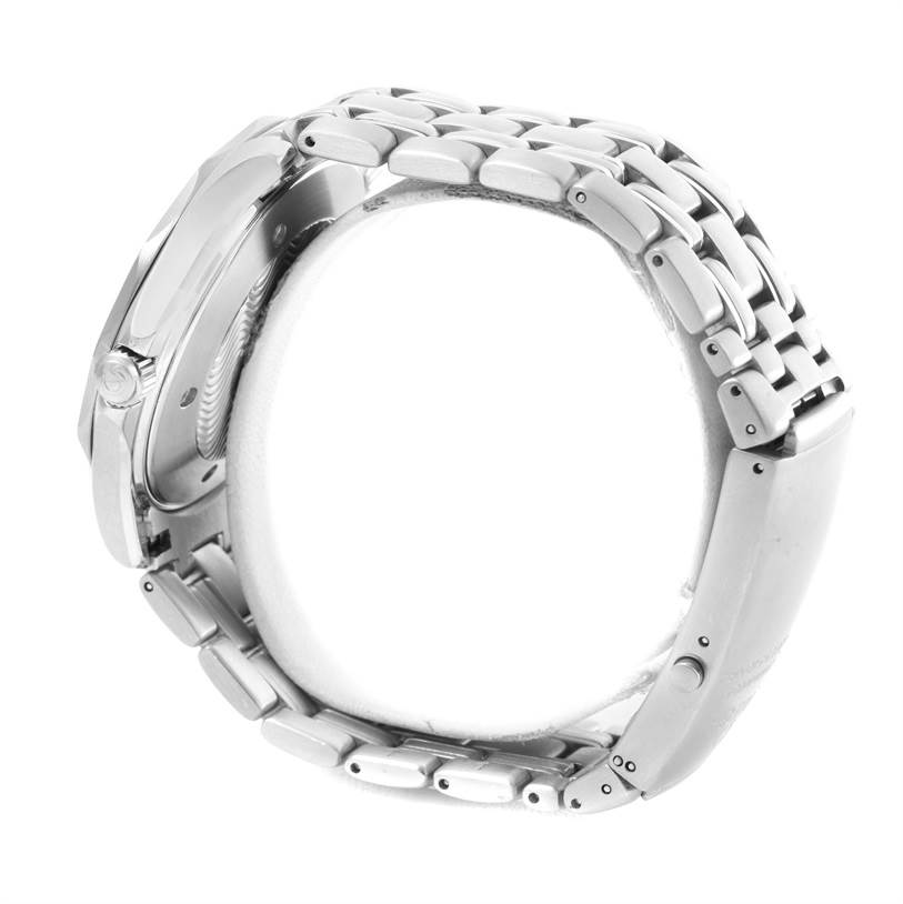 The image shows a side view of the Omega Seamaster 2541.80.00 Men
s Stainless Steel Blue Dial 2541.80.00 Men
s Stainless Steel Blue Dial watch, focusing on its stainless steel bracelet and case.