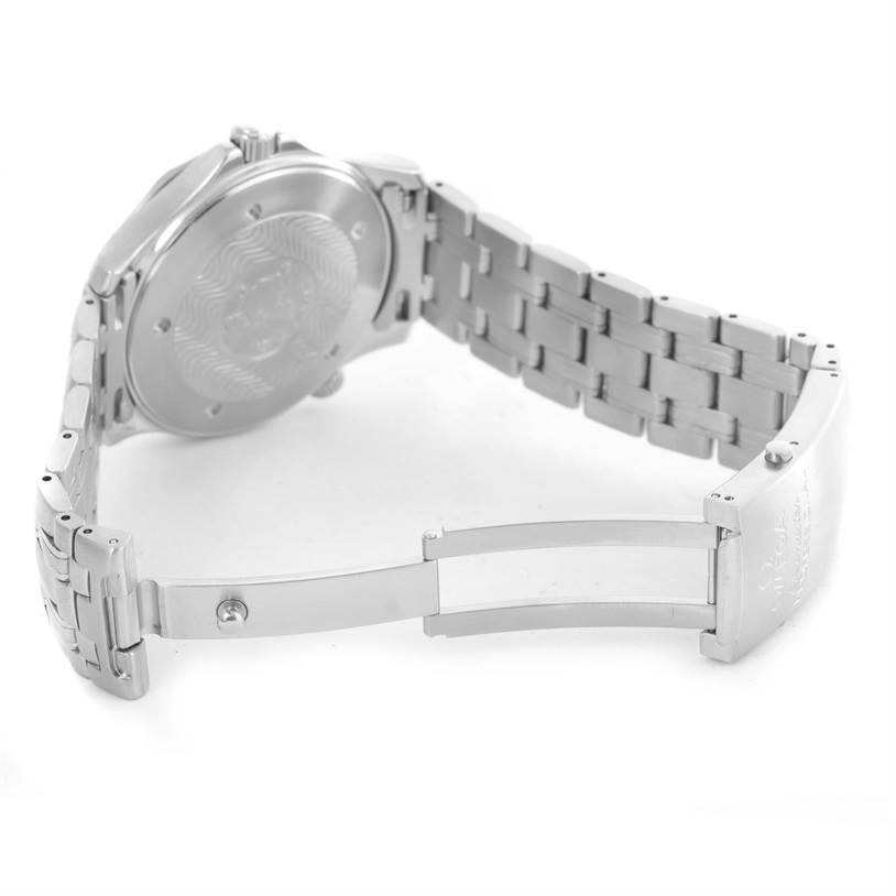 The image shows the back and partially open bracelet of an Omega Seamaster 2541.80.00 Men
s Stainless Steel Blue Dial 2541.80.00 Men
s Stainless Steel Blue Dial watch.