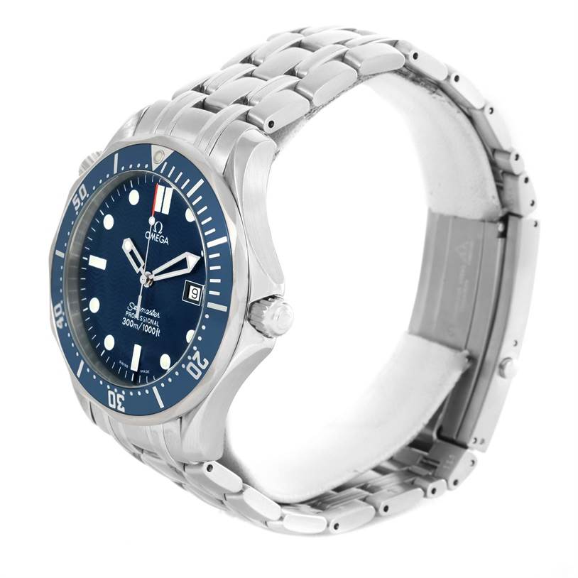 The image shows an Omega Seamaster 2541.80.00 Men
s Stainless Steel Blue Dial 2541.80.00 Men
s Stainless Steel Blue Dial watch from a front-right angle, highlighting the dial, bezel, and part of the bracelet.