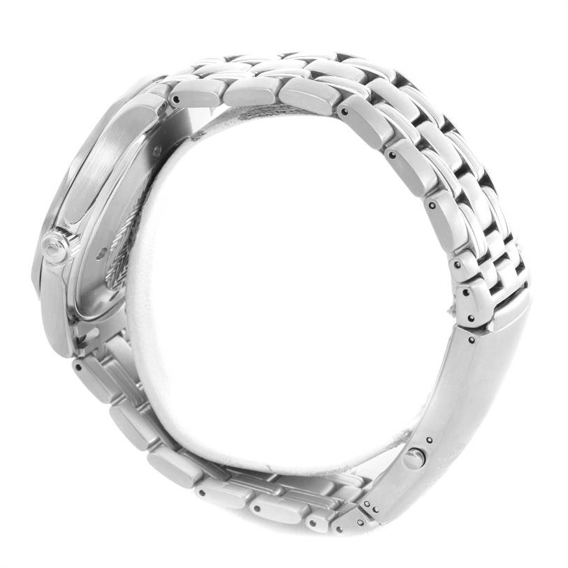 The image shows a side view of the Omega Seamaster 2541.80.00 Men
s Stainless Steel Blue Dial 2541.80.00 Men
s Stainless Steel Blue Dial watch highlighting its case and stainless steel bracelet.