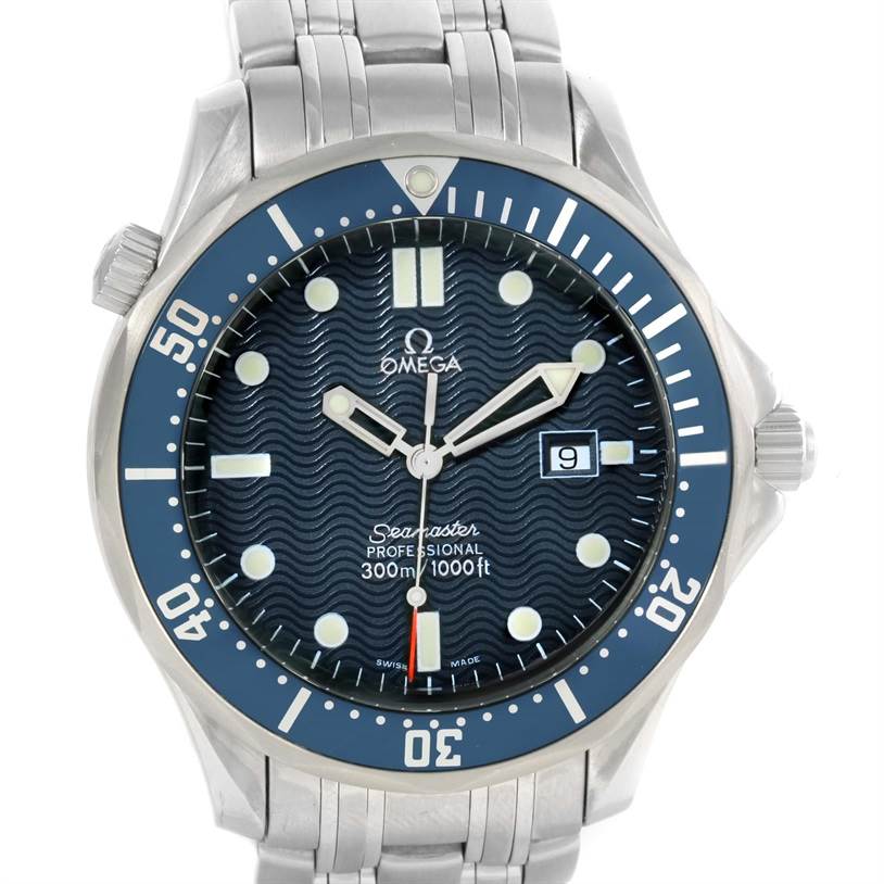 The photo shows a front view of an Omega Seamaster 2541.80.00 Men
s Stainless Steel Blue Dial 2541.80.00 Men
s Stainless Steel Blue Dial watch, displaying the dial, bezel, hands, date window, and a portion of the bracelet.