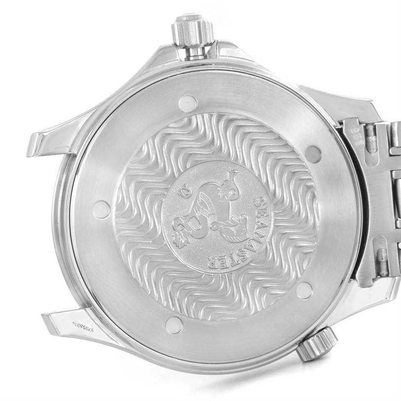 The image shows the case back of the Omega Seamaster 2541.80.00 Men
s Stainless Steel Blue Dial 2541.80.00 Men
s Stainless Steel Blue Dial watch, featuring its distinctive engraved design.