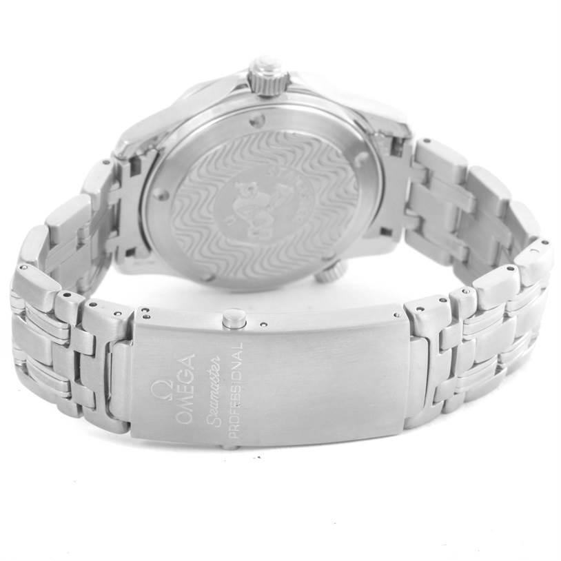 This image shows the back view of the Omega Seamaster 2561.80.00 Men
s Stainless Steel Blue Dial 2561.80.00 Men
s Stainless Steel Blue Dial watch, highlighting the case back and clasp.