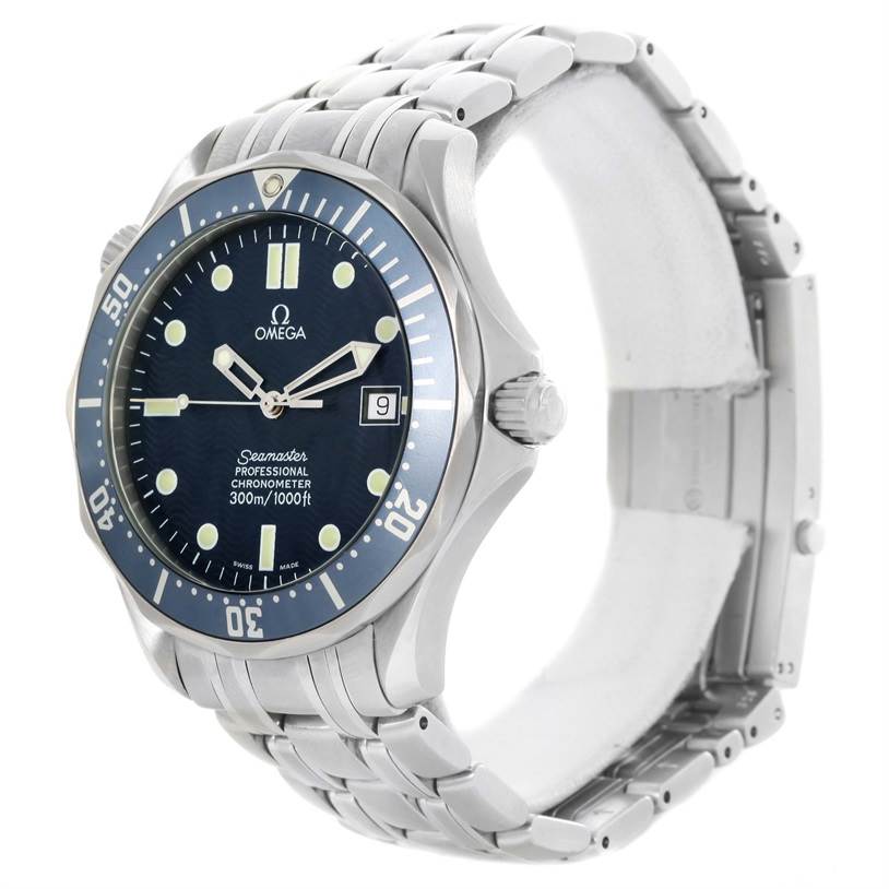 The image shows an angled view of an Omega Seamaster 2531.80.00 Men
s Stainless Steel Blue Dial 2531.80.00 Men
s Stainless Steel Blue Dial watch, displaying the dial, bezel, crown, and bracelet.