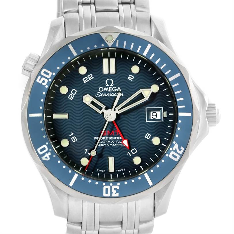 The image shows a frontal view of an Omega Seamaster 2535.80.00 Men
s Blue Dial 2535.80.00 Men
s Blue Dial watch, displaying the dial, bezel, and bracelet.