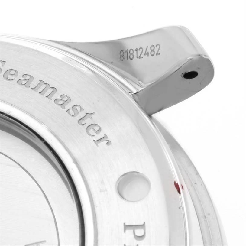 This image shows the case back and lug of an Omega Seamaster 2535.80.00 Men
s Blue Dial 2535.80.00 Men
s Blue Dial watch, including part of its serial number.