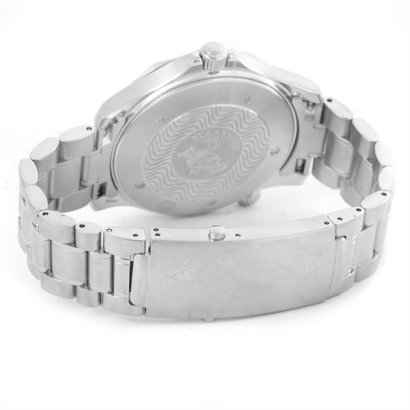 The image shows the back and bracelet of an Omega Seamaster 2254.50.00 Men
s Stainless Steel Black Dial 2254.50.00 Men
s Stainless Steel Black Dial watch, highlighting the case back design and clasp.