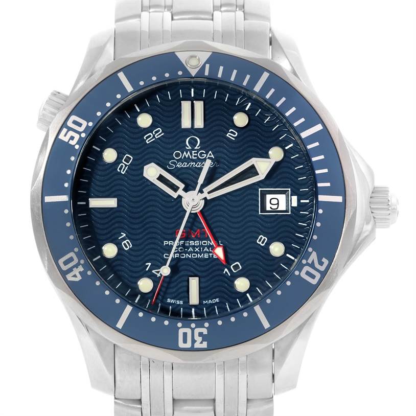 This image shows a frontal view of an Omega Seamaster 2535.80.00 Men
s Stainless Steel Blue Dial 2535.80.00 Men
s Stainless Steel Blue Dial watch displaying its dial, bezel, crown, and metal bracelet.