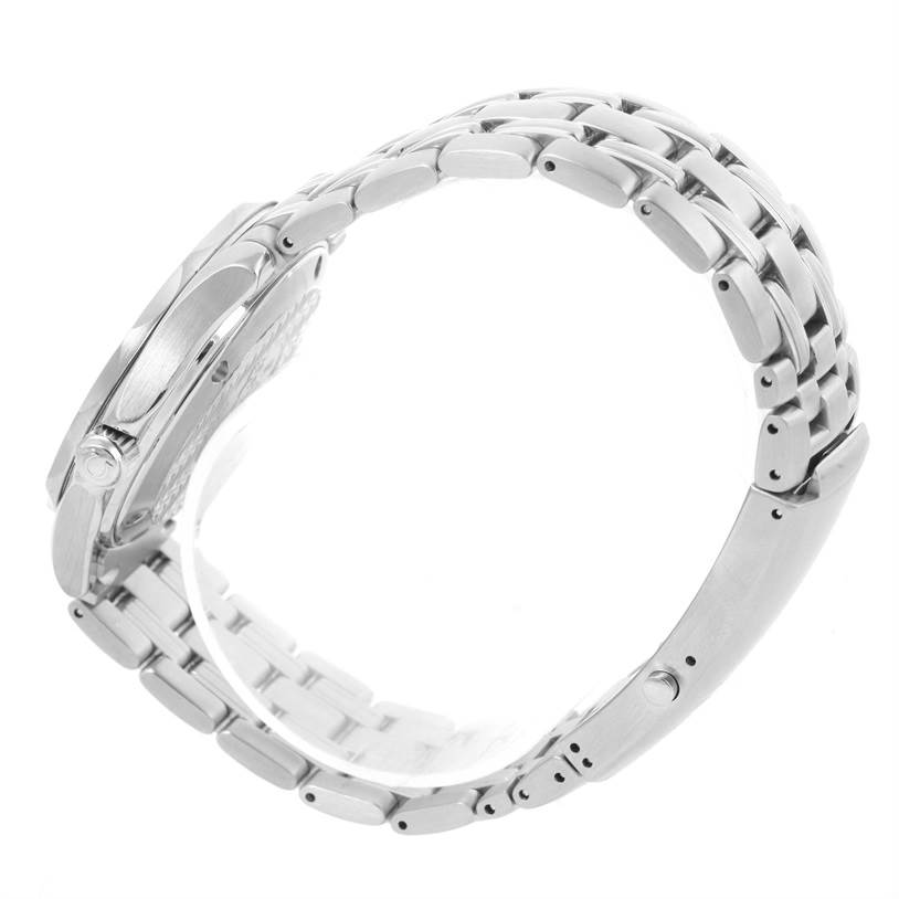 This image shows the side view of an Omega Seamaster 2561.80.00 Men
s Stainless Steel Blue Dial 2561.80.00 Men
s Stainless Steel Blue Dial watch, highlighting its metal bracelet and case.