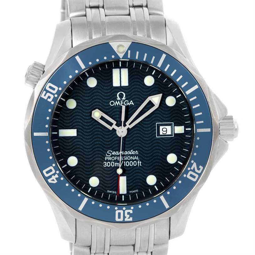 This image shows a front view of an Omega Seamaster 2541.80.00 Men
s Stainless Steel Blue Dial 2541.80.00 Men
s Stainless Steel Blue Dial watch, highlighting the face, hands, date display, bezel, and part of the bracelet.