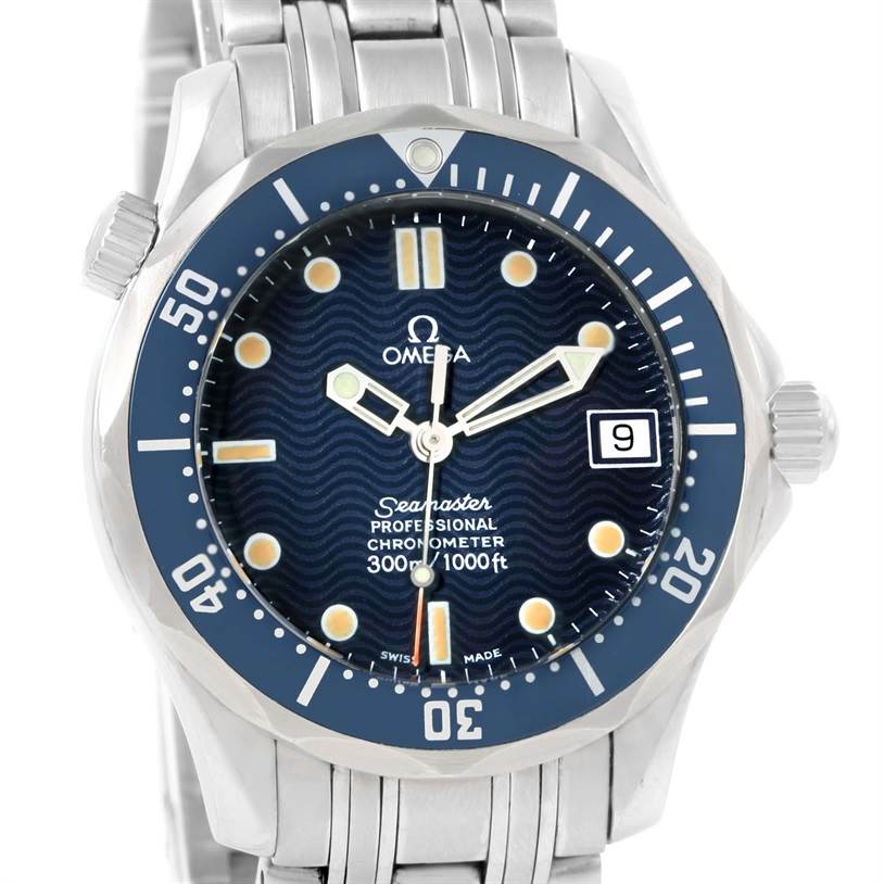 The image shows a front view of the Omega Seamaster 2551.80.00 Men
s Stainless Steel Blue Dial 2551.80.00 Men
s Stainless Steel Blue Dial watch, highlighting its face, bezel, and metal bracelet.