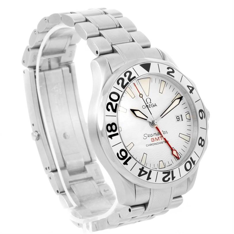 This Omega Seamaster 2538.20.00 Men's Stainless Steel White Dial 2538.20.00 Men's Stainless Steel White Dial watch is shown at a three-quarter angle, highlighting the face, bezel, and stainless steel bracelet.
