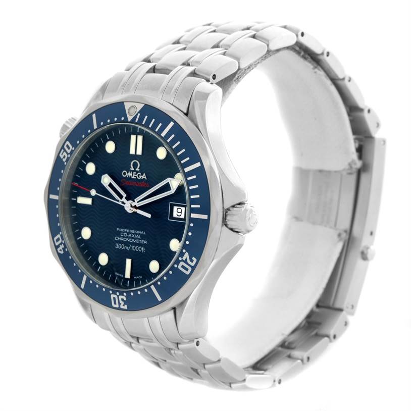 The image shows an angled view of an Omega Seamaster 2220.80.00 Men
s Stainless Steel Blue Dial 2220.80.00 Men
s Stainless Steel Blue Dial watch, highlighting the face, bezel, and metal bracelet.