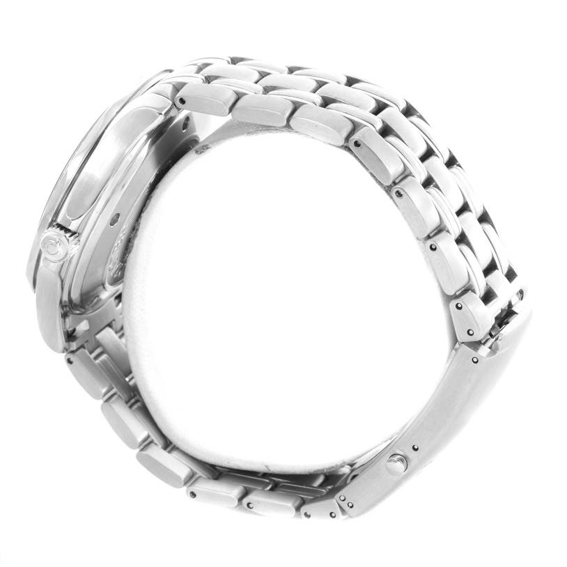 This image shows a side view of the Omega Seamaster 2220.80.00 Men
s Stainless Steel Blue Dial 2220.80.00 Men
s Stainless Steel Blue Dial watch, focusing on its stainless steel bracelet and case.