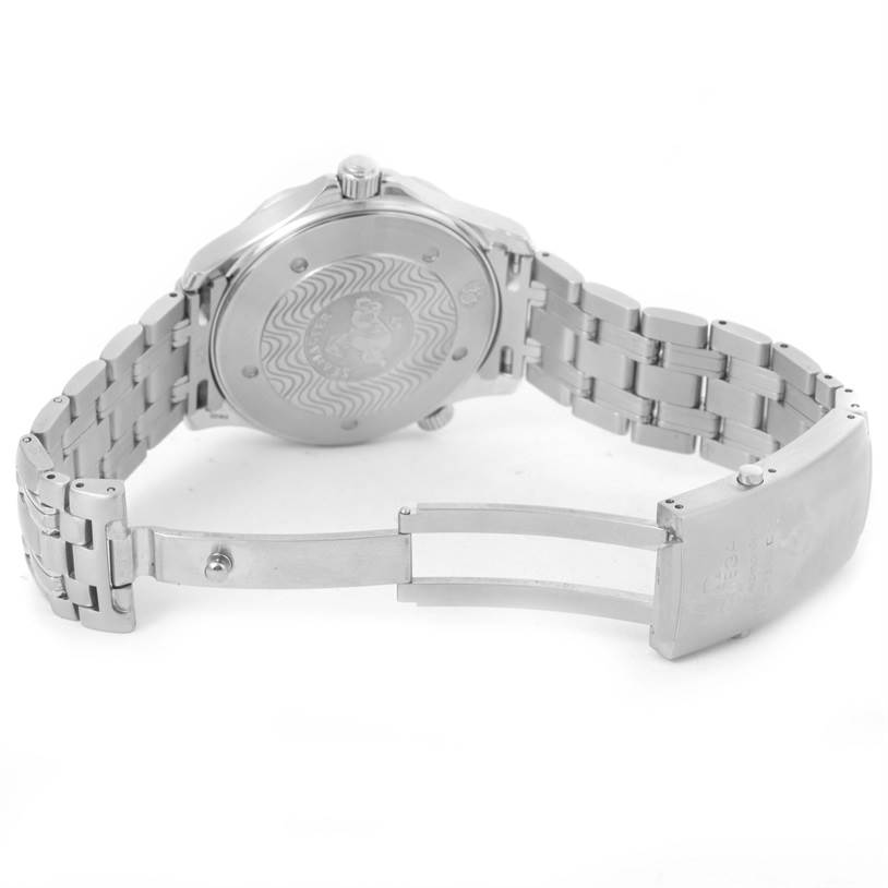 The image shows the back case and open clasp of the Omega Seamaster 2531.80.00 Men
s Stainless Steel Blue Dial 2531.80.00 Men
s Stainless Steel Blue Dial model watch, highlighting its metal bracelet and engraved case back.