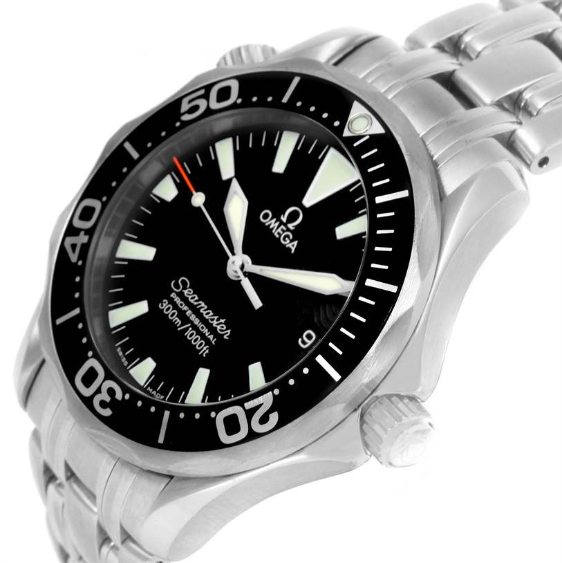 This image shows the Omega Seamaster 2262.50.00 Men
s Stainless Steel Black Dial 2262.50.00 Men
s Stainless Steel Black Dial watch from an angled close-up, highlighting the dial, bezel, crown, and part of the bracelet.