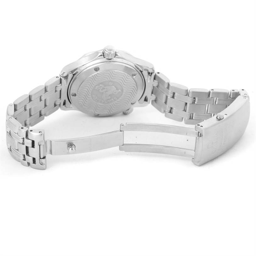 The image shows the back and clasp of an Omega Seamaster 2262.50.00 Men
s Stainless Steel Black Dial 2262.50.00 Men
s Stainless Steel Black Dial watch, highlighting its stainless steel bracelet.