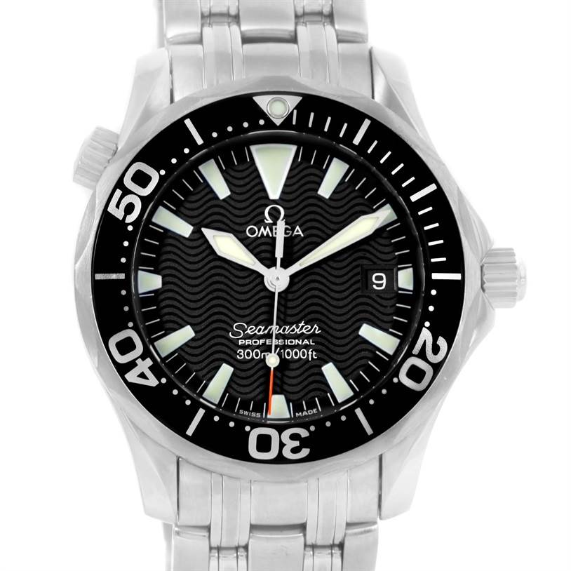 The image shows a front view of an Omega Seamaster 2262.50.00 Men
s Stainless Steel Black Dial 2262.50.00 Men
s Stainless Steel Black Dial watch displaying the dial, bezel, hands, bracelet, and crown.