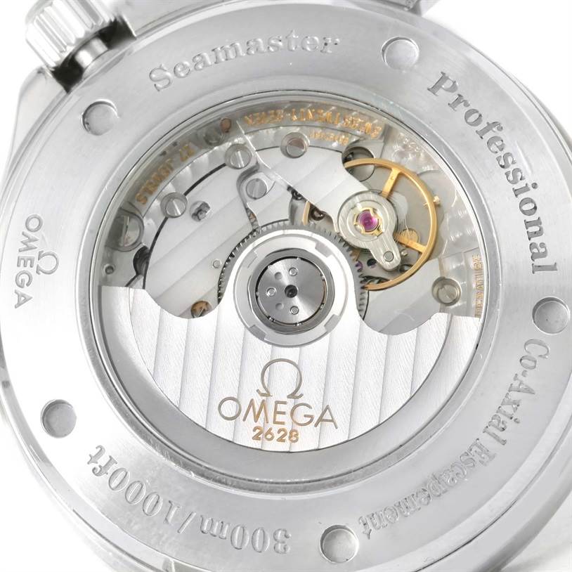 The image shows the movement of an Omega Seamaster 2535.80.00 Men
s Stainless Steel Blue Dial 2535.80.00 Men
s Stainless Steel Blue Dial Professional watch from the caseback view.