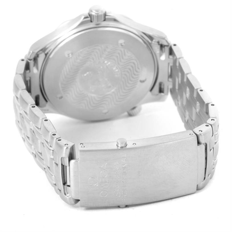 The image shows the back view of an Omega Seamaster 2254.50.00 Men
s Stainless Steel Black Dial 2254.50.00 Men
s Stainless Steel Black Dial watch, focusing on the case back and the clasp of the bracelet.