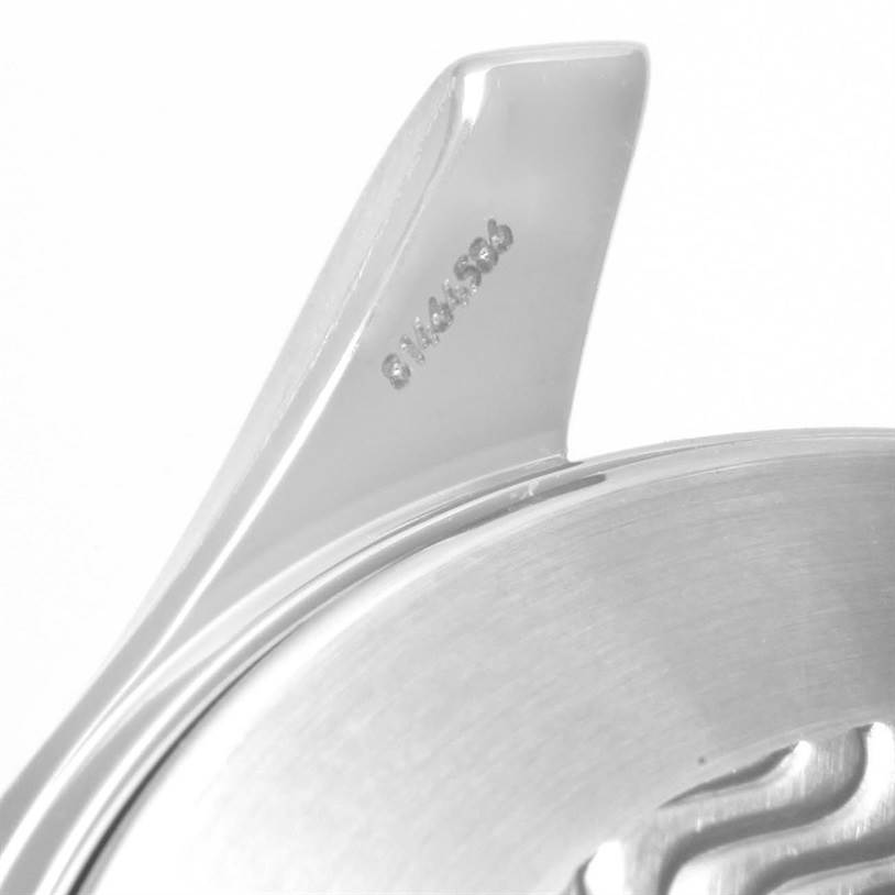 This close-up image shows the edge of the case and a lug of the Omega Seamaster 2254 50 00 Men
s Stainless Steel Black Dial 2254 50 00 Men
s Stainless Steel Black Dial watch.