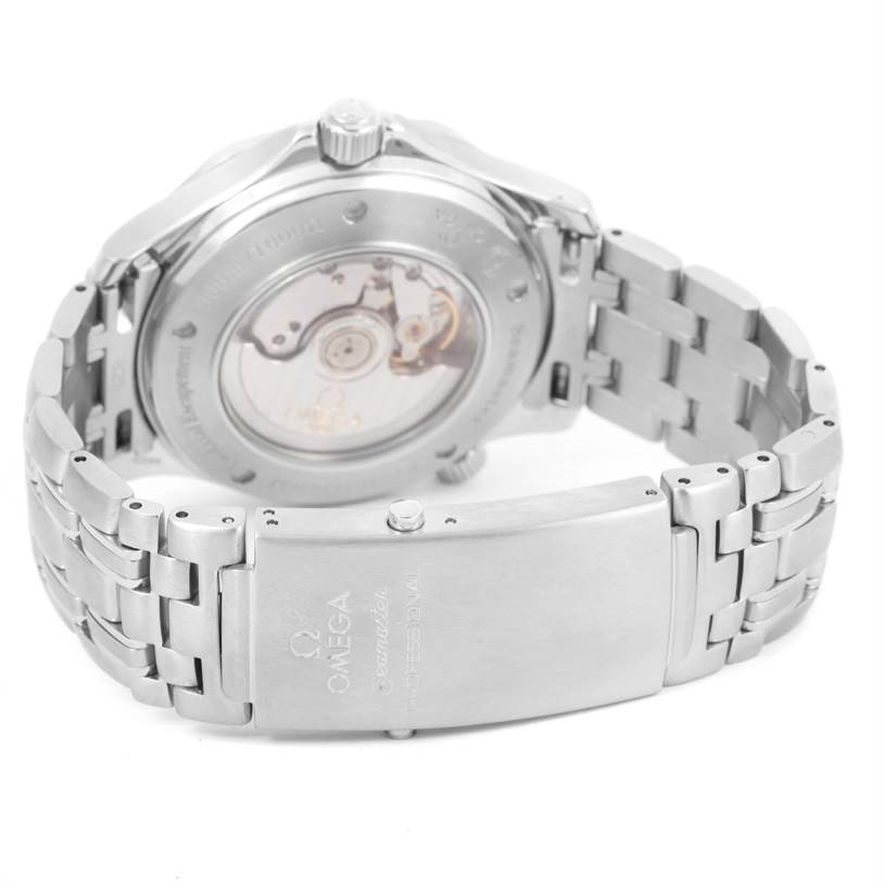 The image shows the back and clasp of an Omega Seamaster 2535.80.00 Men
s Stainless Steel Blue Dial 2535.80.00 Men
s Stainless Steel Blue Dial watch, highlighting the transparent case back and the metal bracelet.