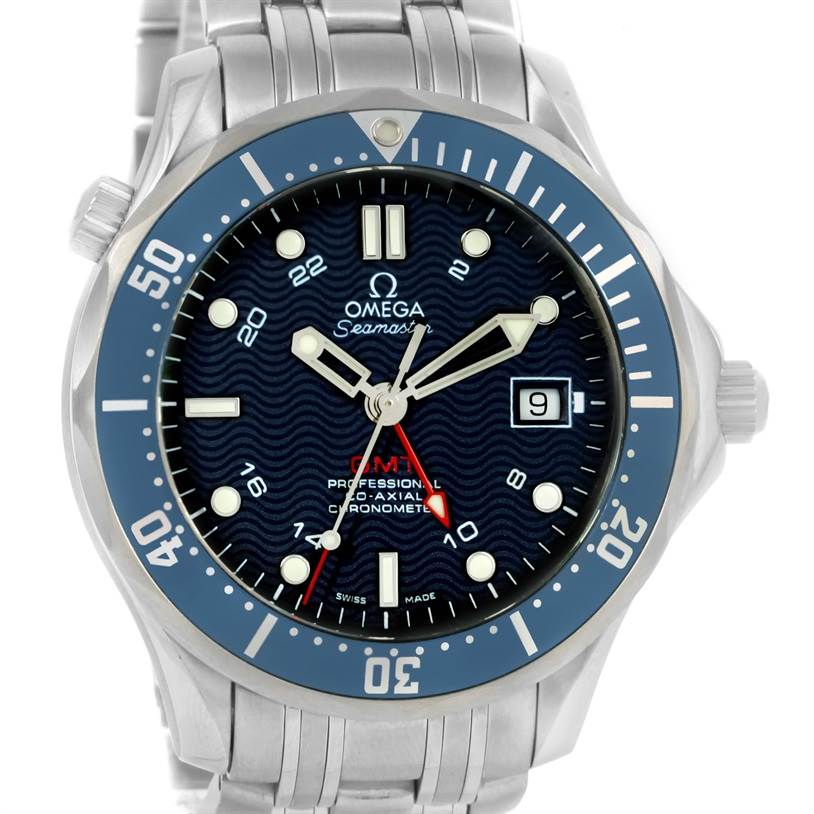 The image shows a front view of an Omega Seamaster 2535.80.00 Men
s Stainless Steel Blue Dial 2535.80.00 Men
s Stainless Steel Blue Dial watch, highlighting the face, bezel, and part of the bracelet.