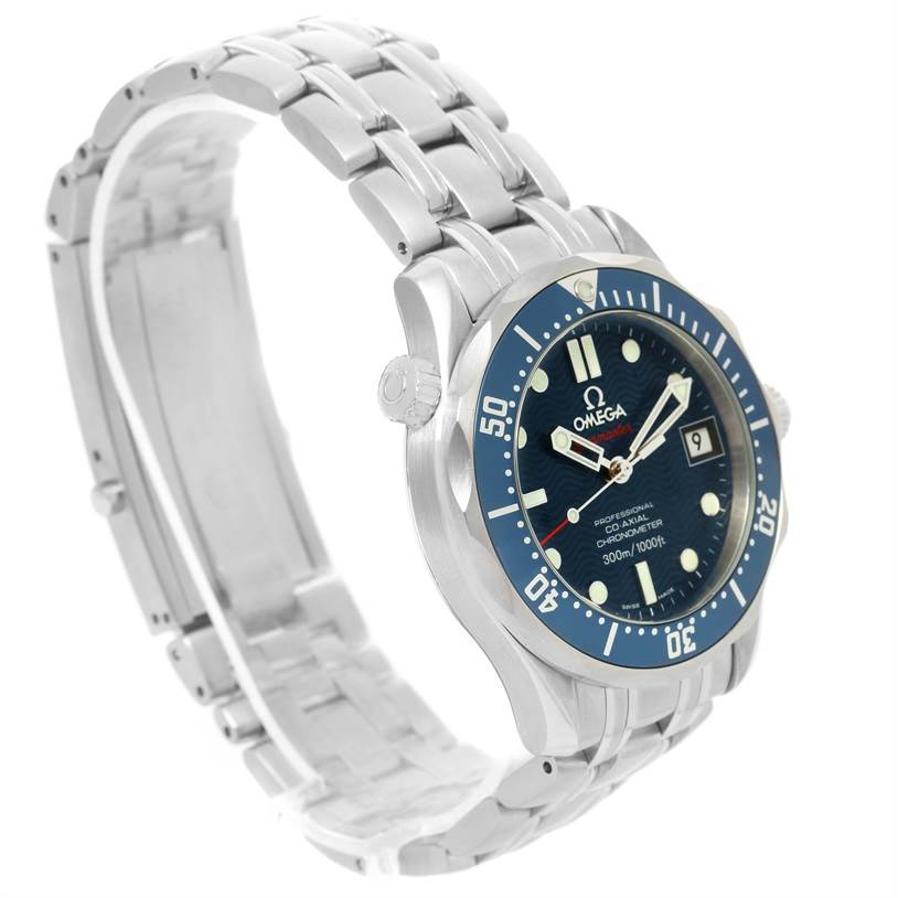 The image shows an angled view of the Omega Seamaster 2222.80.00 Men
s Stainless Steel Blue Dial 2222.80.00 Men
s Stainless Steel Blue Dial watch, highlighting its blue dial, bezel, and stainless steel bracelet.