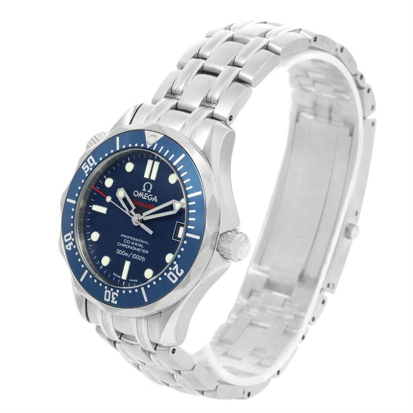The image shows an angled side view of the Omega Seamaster 2222.80.00 Men
s Stainless Steel Blue Dial 2222.80.00 Men
s Stainless Steel Blue Dial watch, highlighting the face, bezel, crown, and bracelet.