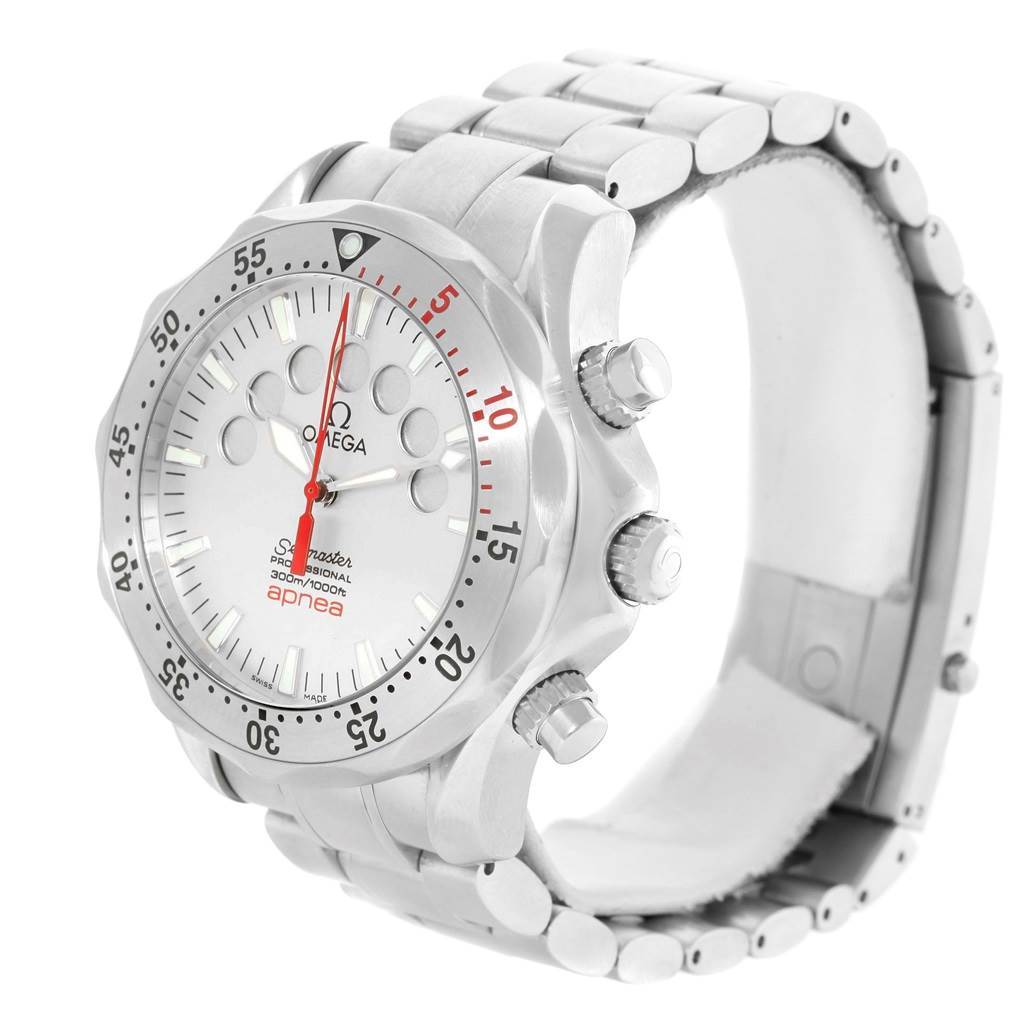 The image shows an angled side view of an Omega Seamaster 2595.30.00 Men
s Stainless Steel Silver Dial 2595.30.00 Men
s Stainless Steel Silver Dial watch, highlighting its bezel, dial, and bracelet.