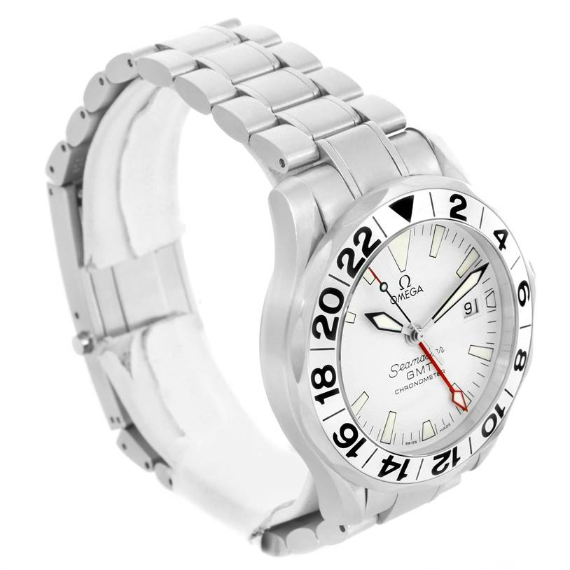 The image shows an angled view of an Omega Seamaster 2538.20.00 Men's Stainless Steel White Dial 2538.20.00 Men's Stainless Steel White Dial watch, highlighting the face, dial, and metal bracelet.