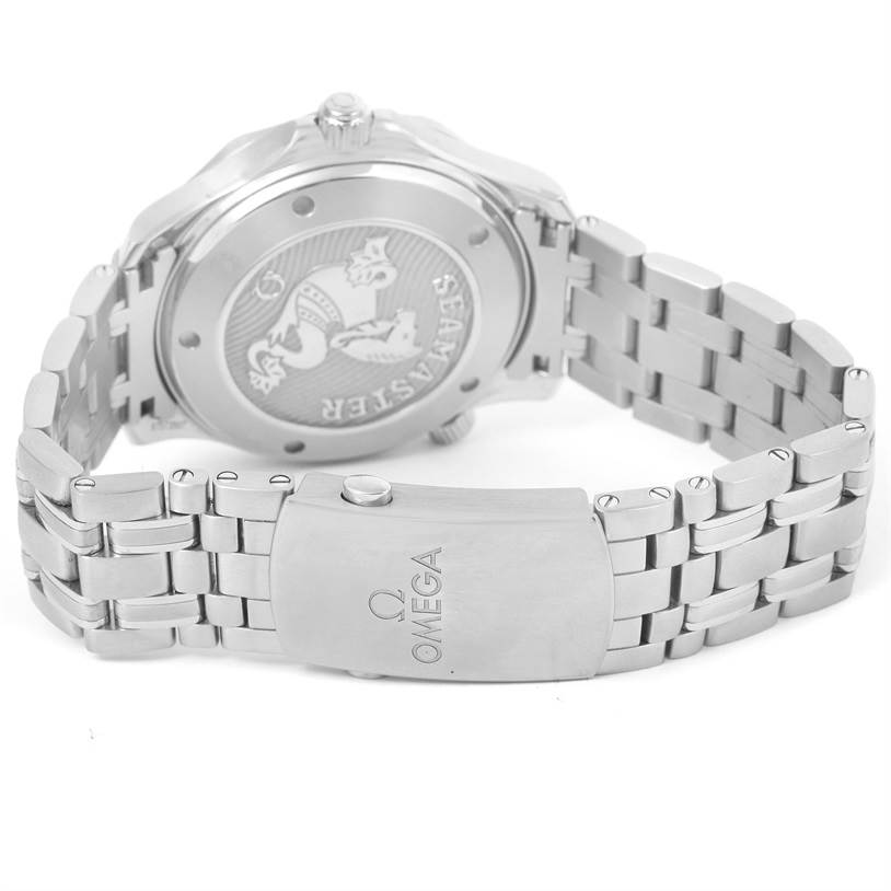 The image shows the back case and bracelet of an Omega Seamaster 212.30.41.20.01.003 Men
s Stainless Steel Black Dial 212.30.41.20.01.003 Men
s Stainless Steel Black Dial watch.