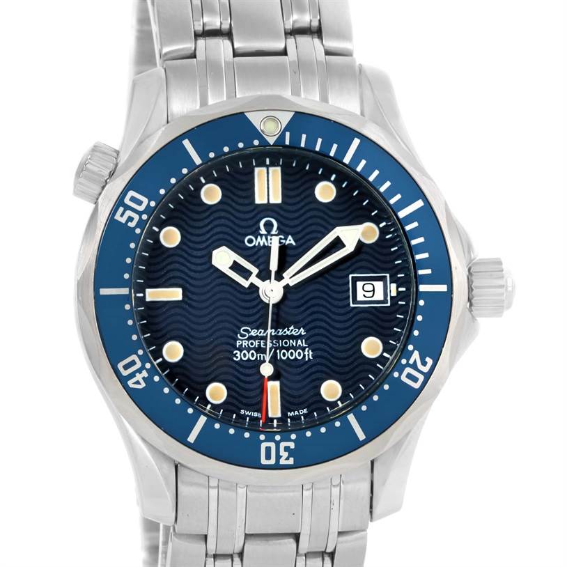 The image shows a frontal view of the Omega Seamaster 2561.80.00 Men
s Stainless Steel Blue Dial 2561.80.00 Men
s Stainless Steel Blue Dial watch, featuring its dial, bezel, crown, and part of the bracelet.