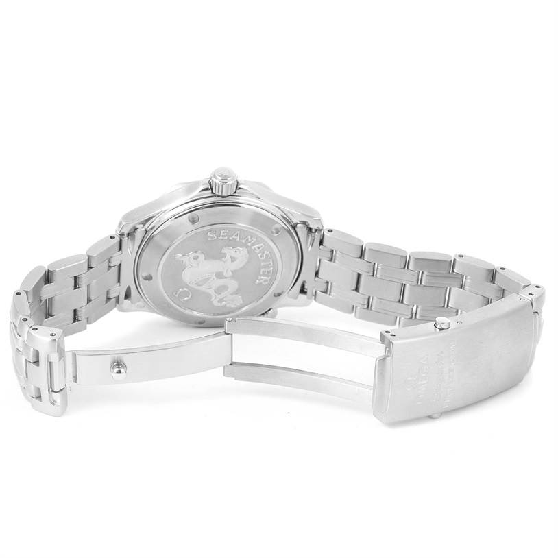 The image shows the back view of the Omega Seamaster 212.30.28.61.01.001 Men
s Stainless Steel Black Dial 212.30.28.61.01.001 Men
s Stainless Steel Black Dial watch, highlighting the clasp and bracelet.