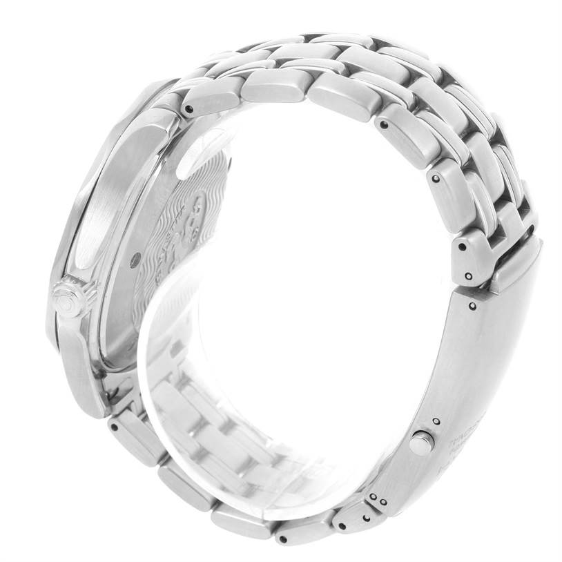 The image shows the side and back view of the Omega Seamaster 2531.80.00 Men
s Stainless Steel Blue Dial 2531.80.00 Men
s Stainless Steel Blue Dial watch, highlighting the bracelet and clasp.