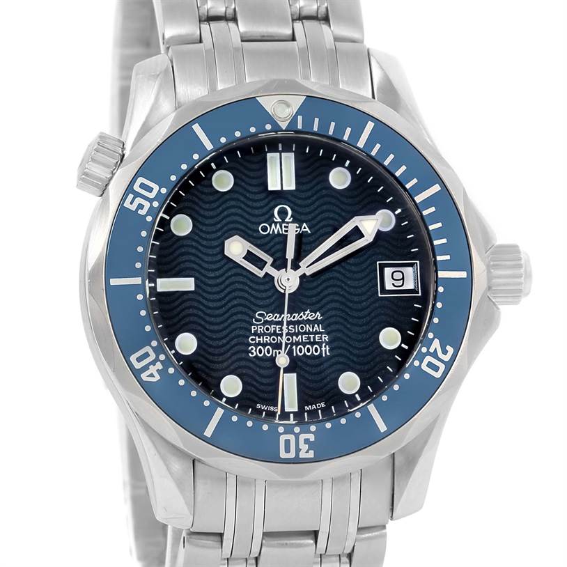 The image shows a front view of an Omega Seamaster 2551.80.00 Men's Stainless Steel Blue Dial 2551.80.00 Men's Stainless Steel Blue Dial watch, highlighting its dial, bezel, and a portion of its bracelet.