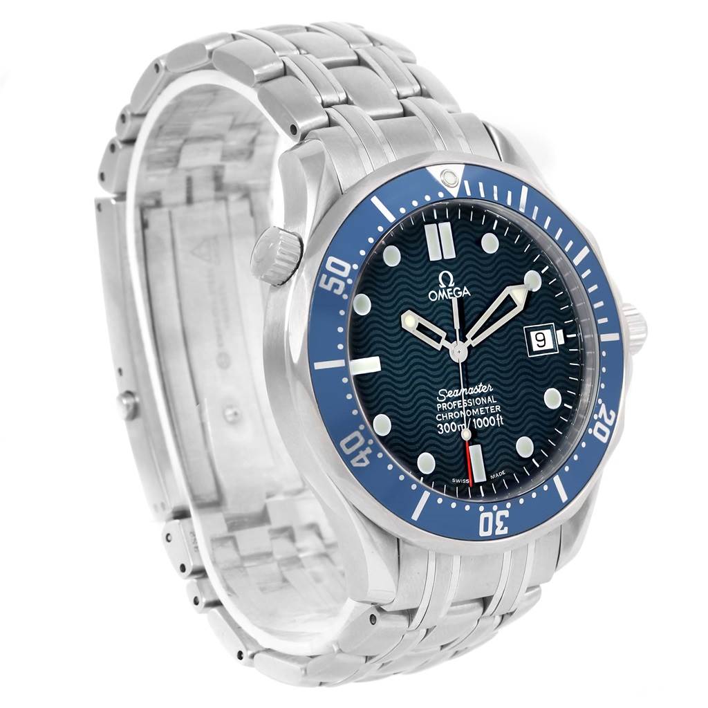 The image shows an angled view of the Omega Seamaster 2531.80.00 Men
s Stainless Steel Blue Dial 2531.80.00 Men
s Stainless Steel Blue Dial watch, highlighting its metal bracelet, blue bezel, and face with a date window.