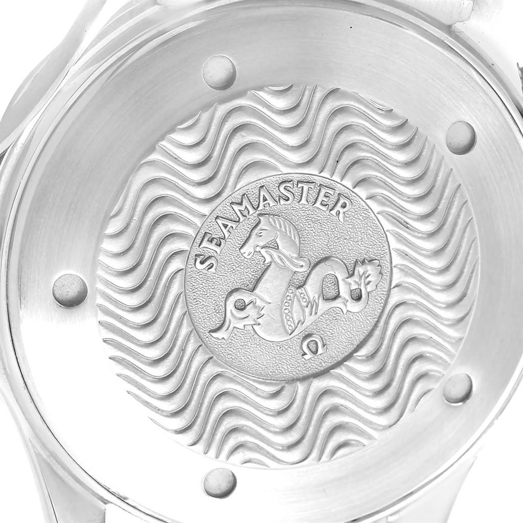 The image shows the engraved case back of an Omega Seamaster 2531.80.00 Men
s Stainless Steel Blue Dial 2531.80.00 Men
s Stainless Steel Blue Dial watch, featuring the model name and emblem.