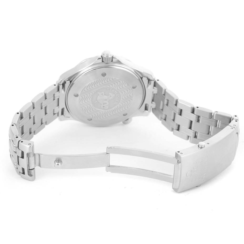 This image shows the backside and open clasp of an Omega Seamaster 2531.80.00 Men
s Stainless Steel Blue Dial 2531.80.00 Men
s Stainless Steel Blue Dial watch, focusing on its bracelet and case back.