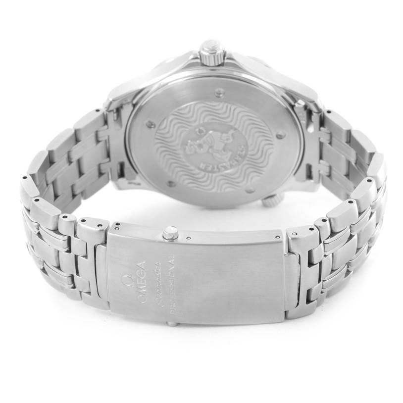 The image shows the back case and the clasp of the wristband of an Omega Seamaster 2541.80.00 Men
s Stainless Steel Blue Dial 2541.80.00 Men
s Stainless Steel Blue Dial watch from a rear angle.