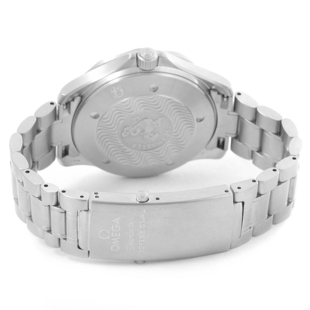 The image shows the back view of the Omega Seamaster 2538.20.00 Men
s Stainless Steel White Dial 2538.20.00 Men
s Stainless Steel White Dial watch, highlighting the case back and stainless steel bracelet with clasp.