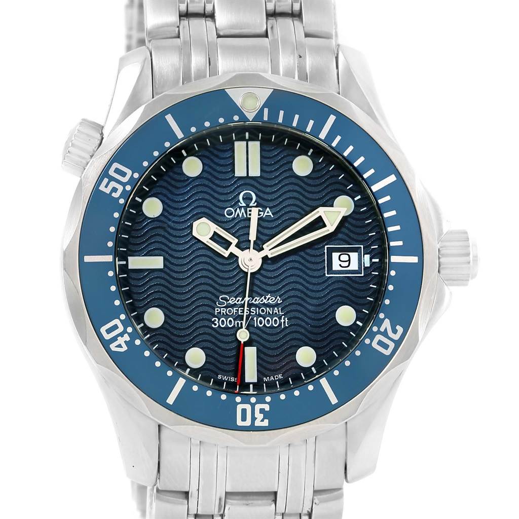 This image shows a front view of the Omega Seamaster 2561.80.00 Men
s Stainless Steel Blue Dial 2561.80.00 Men
s Stainless Steel Blue Dial Professional watch, displaying its dial, bezel, and part of the bracelet.
