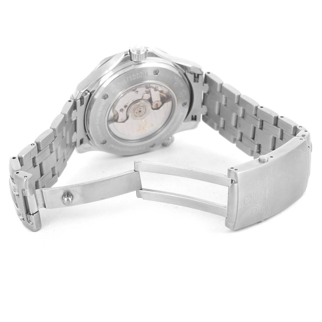 This image shows the back case and open clasp of an Omega Seamaster 2535.80.00 Men
s Stainless Steel Blue Dial 2535.80.00 Men
s Stainless Steel Blue Dial watch.