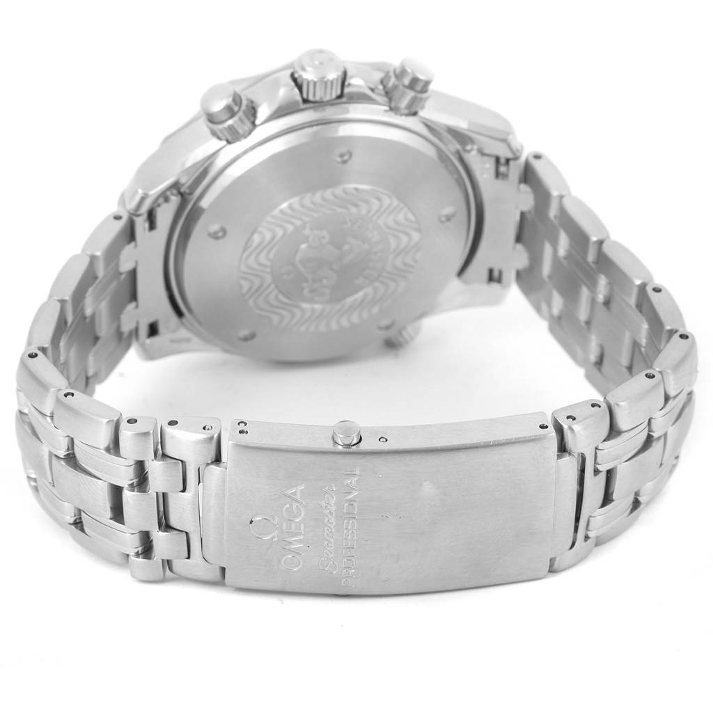 The image shows the back and clasp of the Omega Seamaster 2599.80.00 Men
s Stainless Steel Blue Dial 2599.80.00 Men
s Stainless Steel Blue Dial watch, highlighting the case back and metal bracelet.