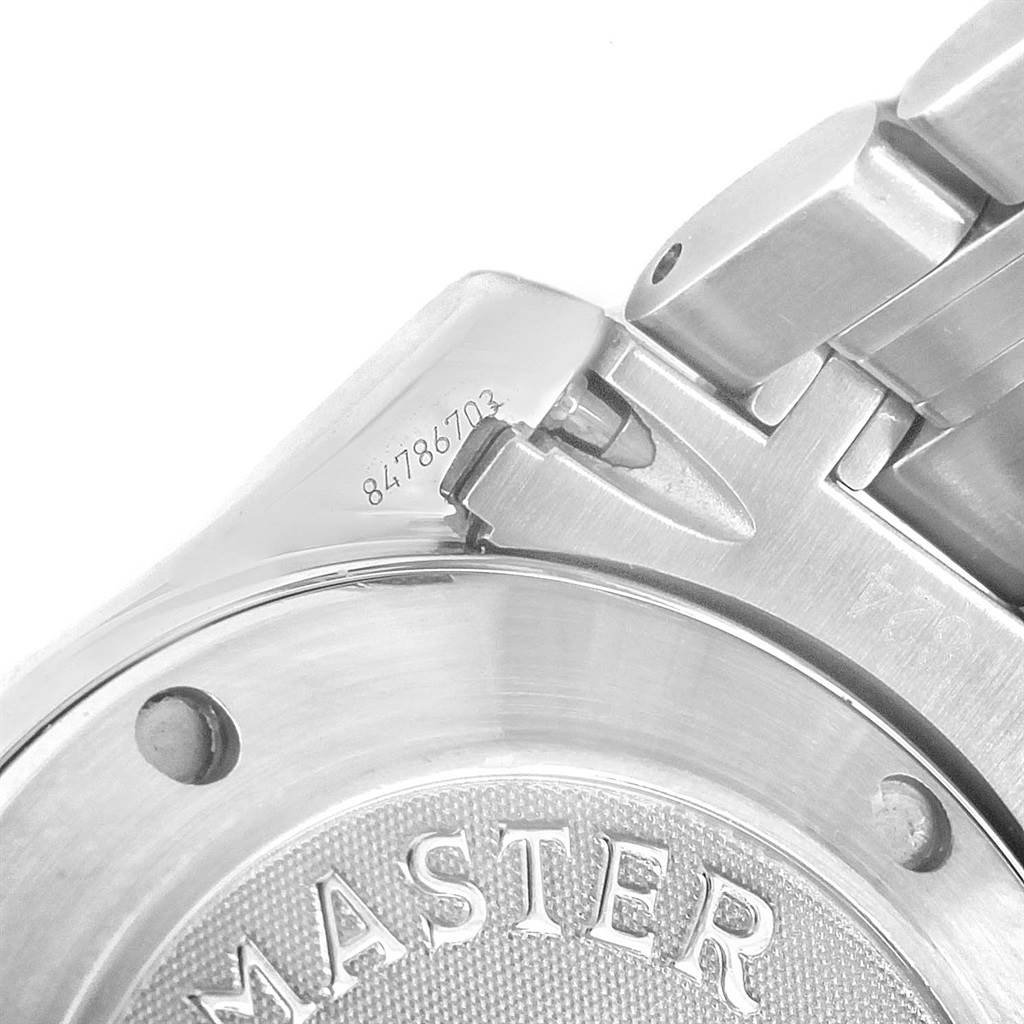 This image shows the back case, serial number, and part of the bracelet of the Omega Seamaster 2222.80.00 Men
s Stainless Steel Blue Dial 2222.80.00 Men
s Stainless Steel Blue Dial watch.