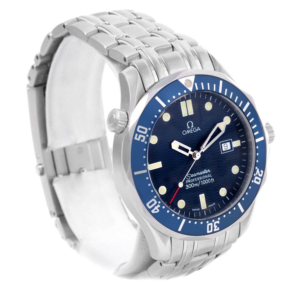 The image shows a close-up angle of the Omega Seamaster 2541.80.00 Men
s Stainless Steel Blue Dial 2541.80.00 Men
s Stainless Steel Blue Dial watch, highlighting the dial, bezel, bracelet, and crown.